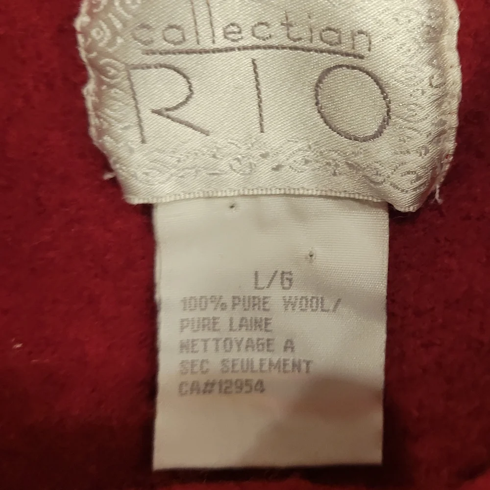 Unique Vintage Burgundy Button-Up 100% wool cardigan - Picture 2 of 6